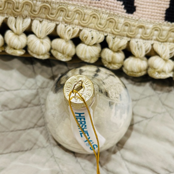 N22-Kurt S. Adler Hershey's Kiss Glass Ornament - Picture 3 of 7